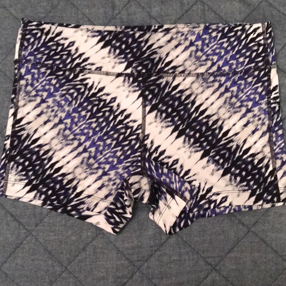 Athleta Pants - Athleta chaturanga short